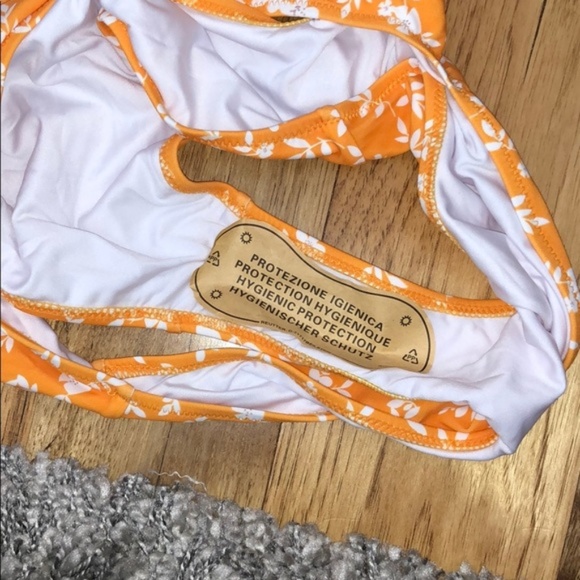 Cupshe Cutout One Piece Bathing Suit - Picture 3 of 4